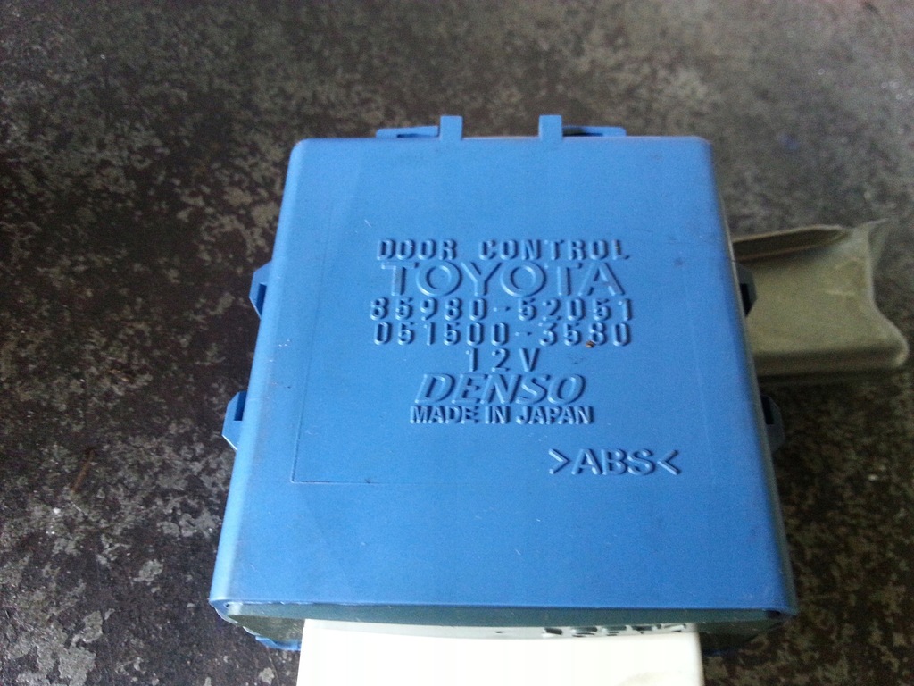 фото №1, Toyota yaris i 99-05 - модуль двері 8598052051