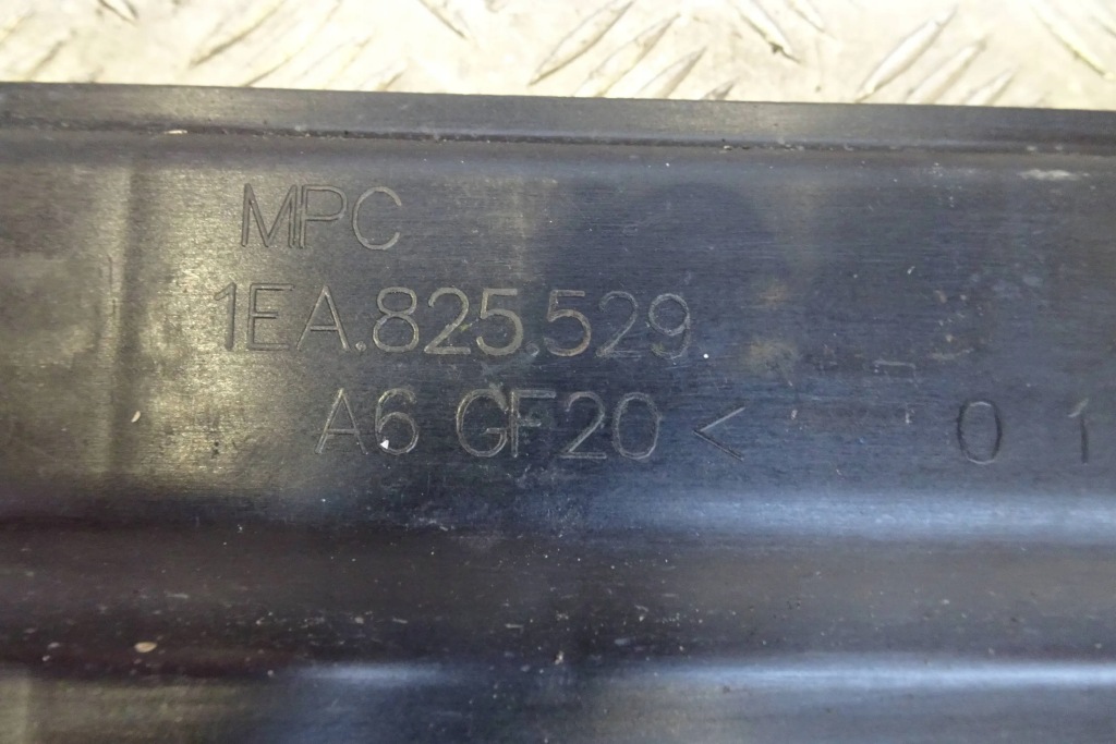 фото №3, Vw id.3 - молдинг поріг ліва