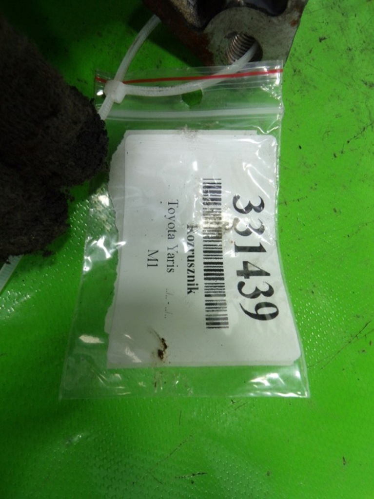 Toyota yaris 1 1.4 бензин стартер 2210023030 в Украине