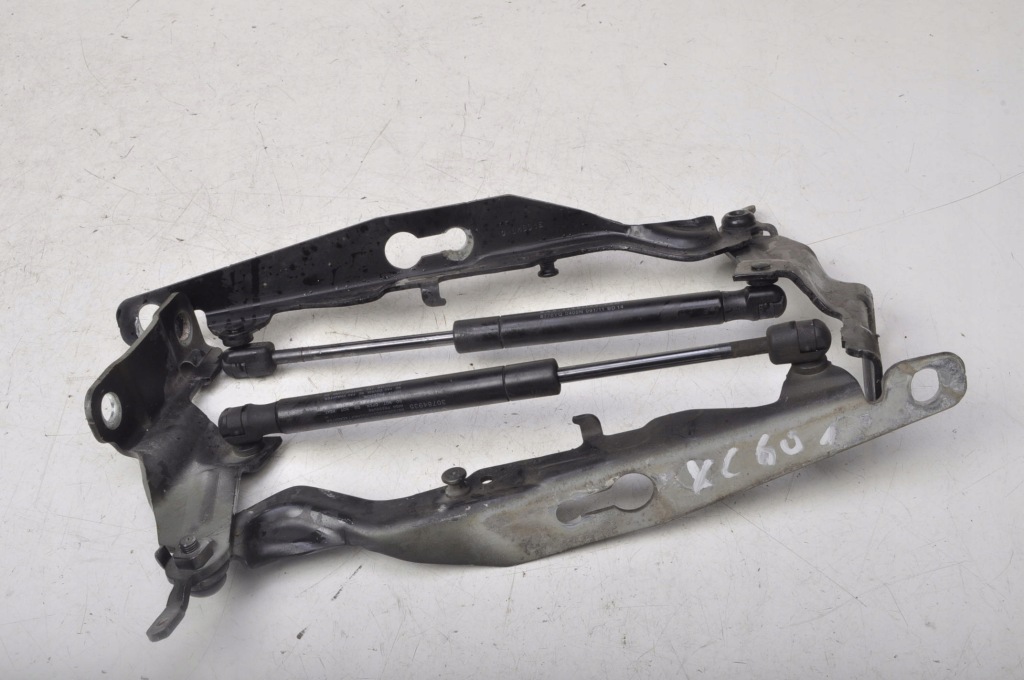 Купити Volvo xc60 петля капот 30779282 30779283 комплект