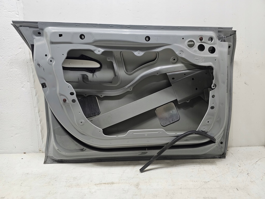фото №10, Дверь левая перед передние mercedes eqe w295