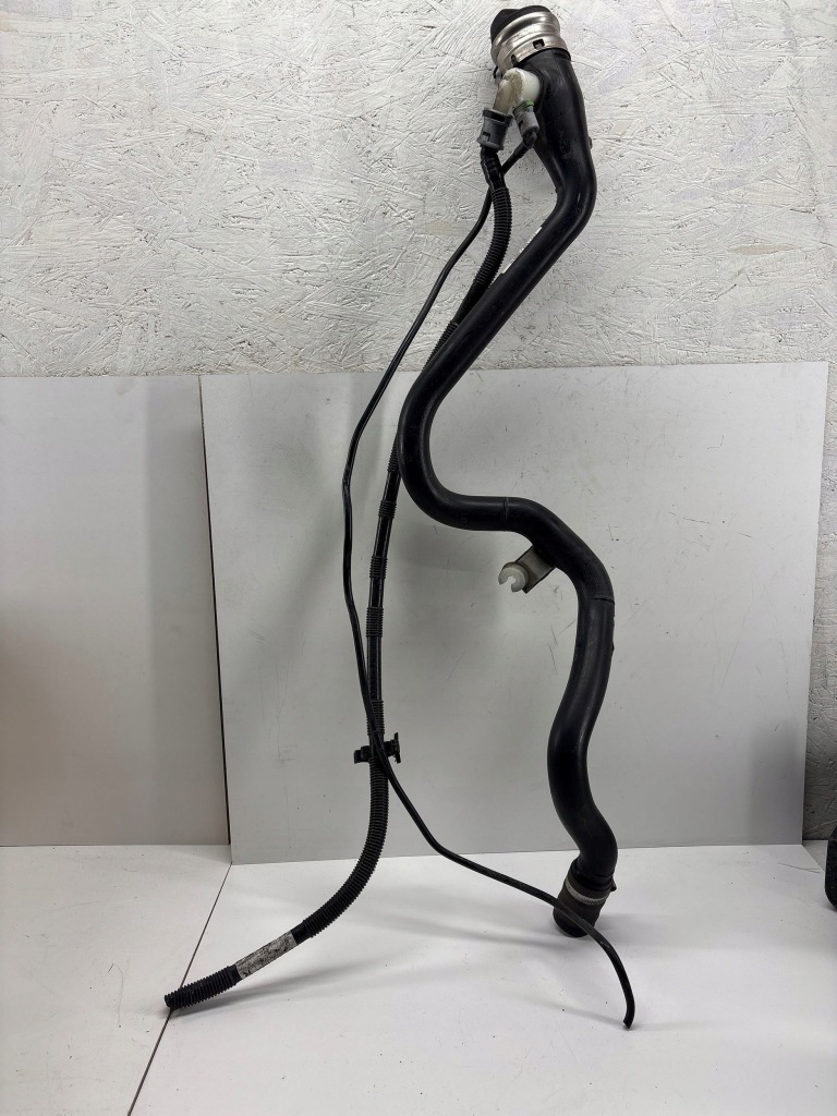 фото №1, Bmw 2 f22 f23 2016 труба заливної пального