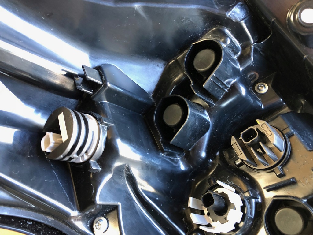 фото №11, Toyota yaris 4 iv лампа правый задняя led комплектная