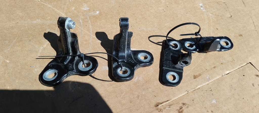 фото №2, Петля петли дверь правый задняя range rover velar l560 комплект