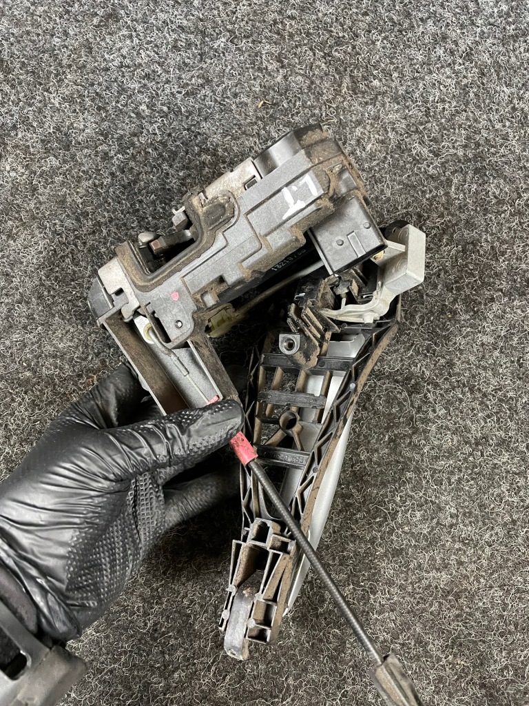 Opel astra h iii замок дверь левый задний  задний ручка комплект 13210738 pu Киев