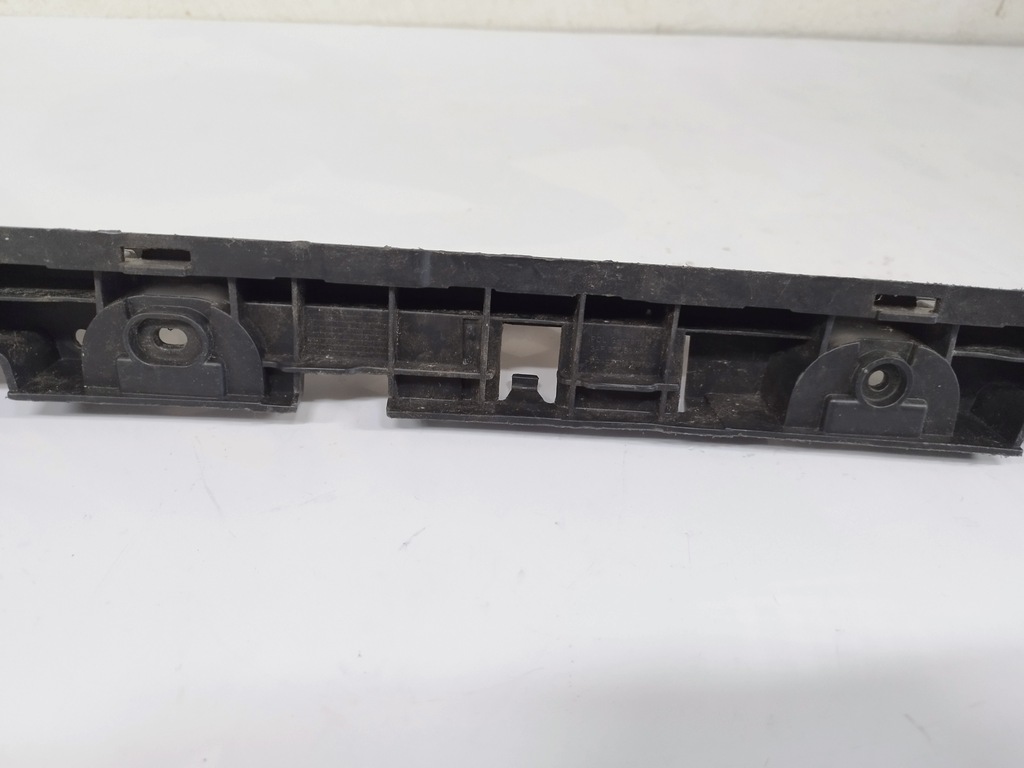 фото №13, Vw passat b7 kombi направляющая кронштейн бампера задняя 3af807863a