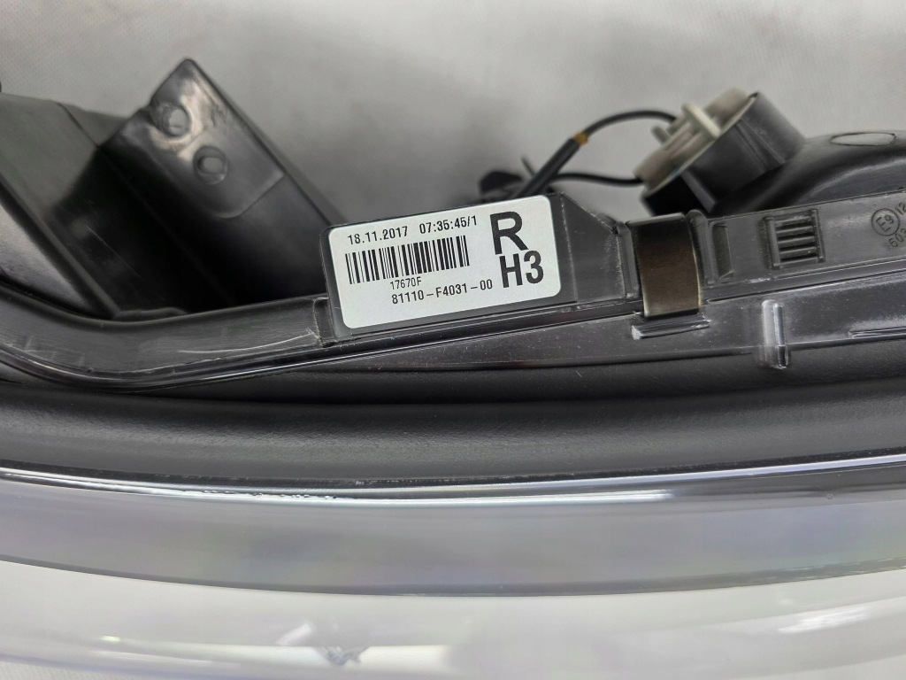 Toyota c-hr 2016+ фара перед правый  линза led обычная 81110-f4031-00 Цена