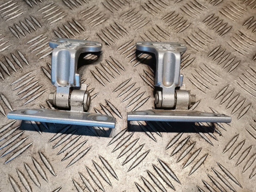 фото №1, Land rover freelander 2 - lr2 петли дверь задних / комплект