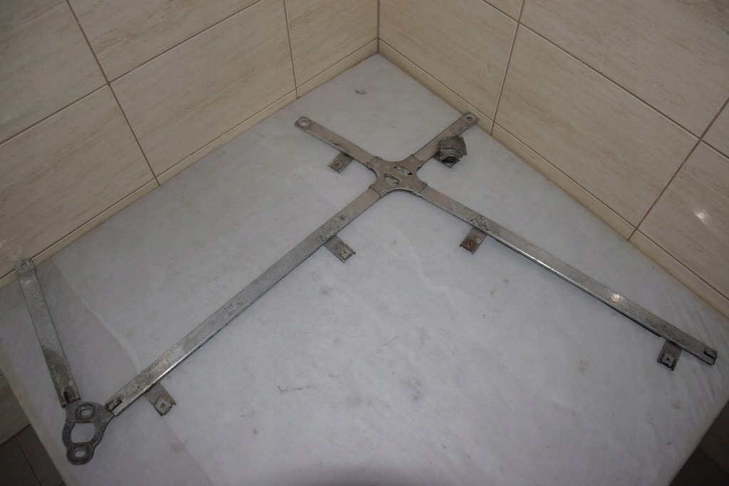 фото №12, Panamera 970 13- підсилювач каркас