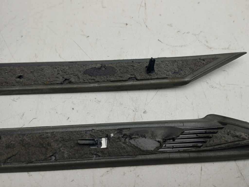 Audi a1 2019 молдинг стекло боковой Цена