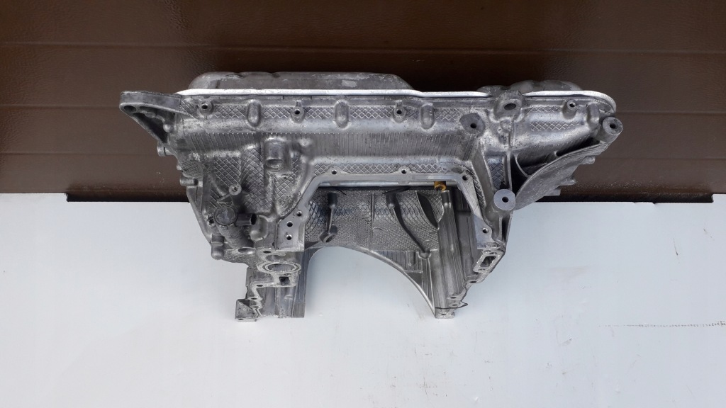 Поддон масляная audi a6 c7 a7 3.0 tdi cdu комплектная в Украине