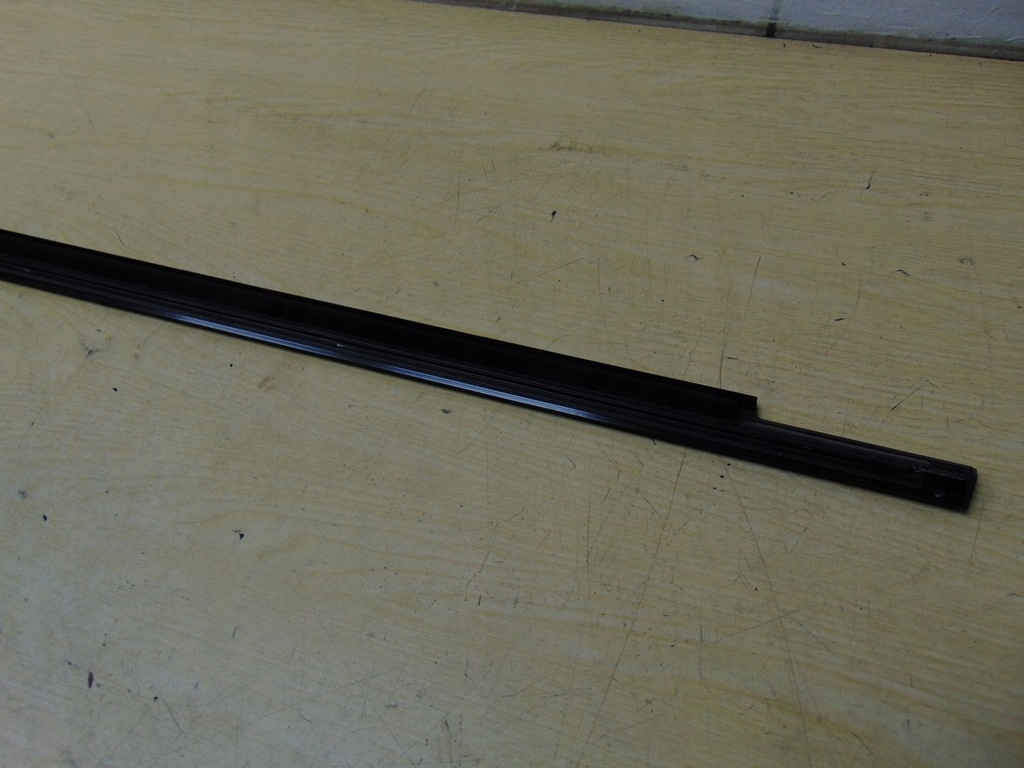 фото №12, Молдинг ущільнювач правий перед mercedes glk a2047253665