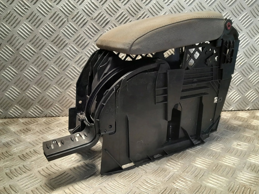 фото №8, Vw golf v подлокотник бардачок 1k5864251b