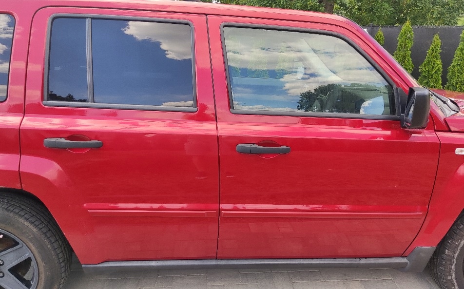 фото №1, Дверь правый задняя jeep patriot цвет красный