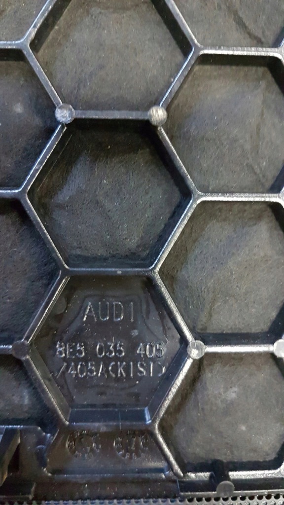 фото №3, A4 b6 b7 решітка захист динаміка задня 8e5035405