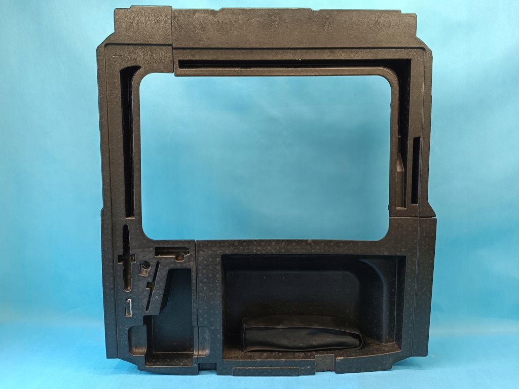 фото №1, Vw arteon 1.4 ehybrid 2022 r вкладиш багажника домкрат ключ вушко буксирувальний