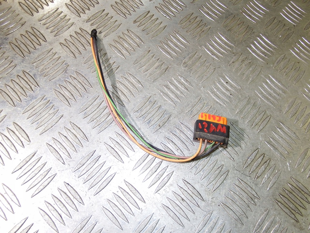 фото №1, Штекер двигатель дворник передних перед renault clio iii