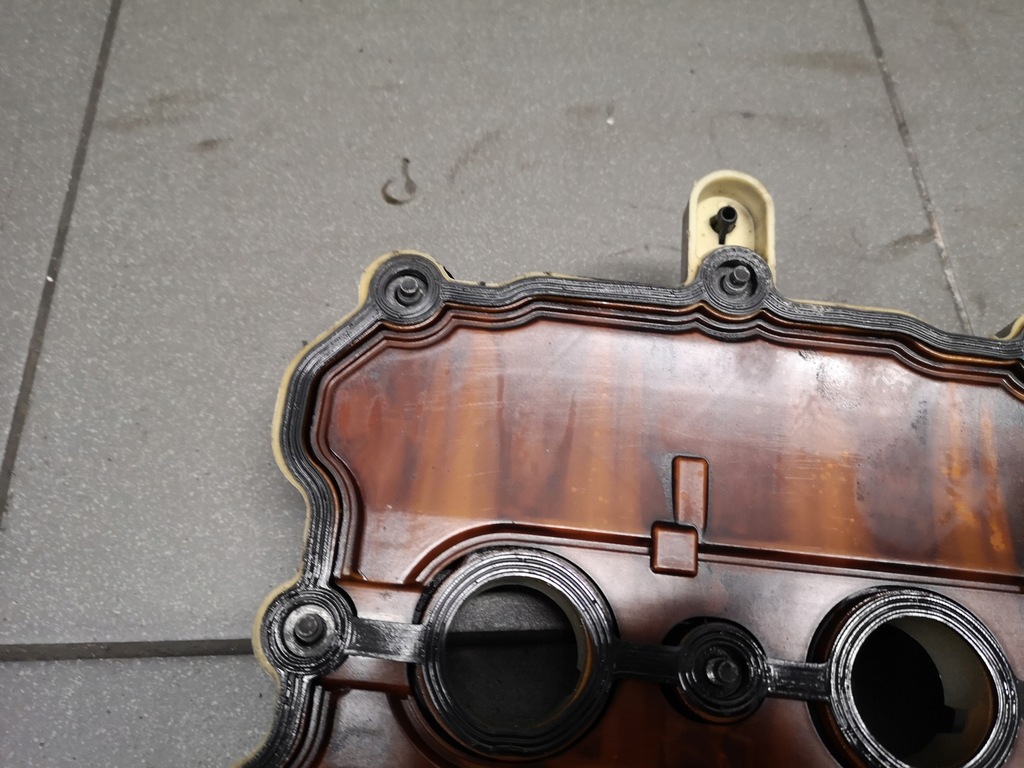 фото №8, Крышка клапанов правая audi a6 c6 3.2 06e103472l