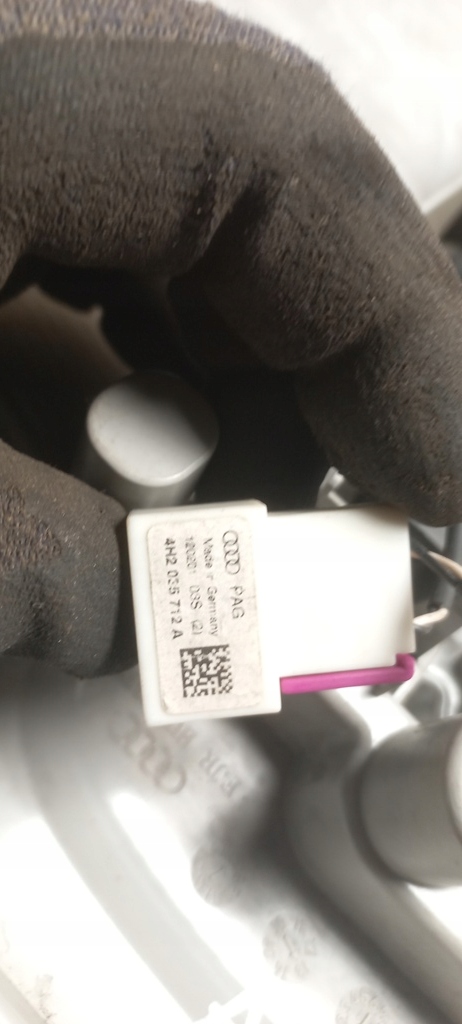 фото №6, Лампа потолочный s-line audi a6 c7 4g0947135