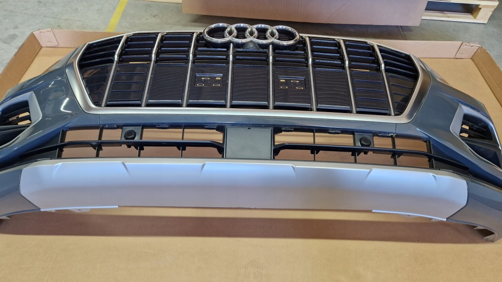 Бампер audi q3 рестайлинг  83a w цвет lx7m pdcx4 bez покраска ideał с Разборки