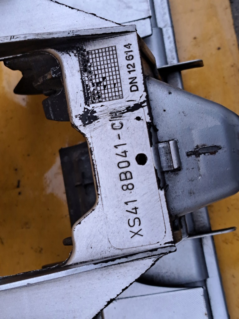 Ford оригінальний номер xs418b041ch ремінь панель фари замком Київ