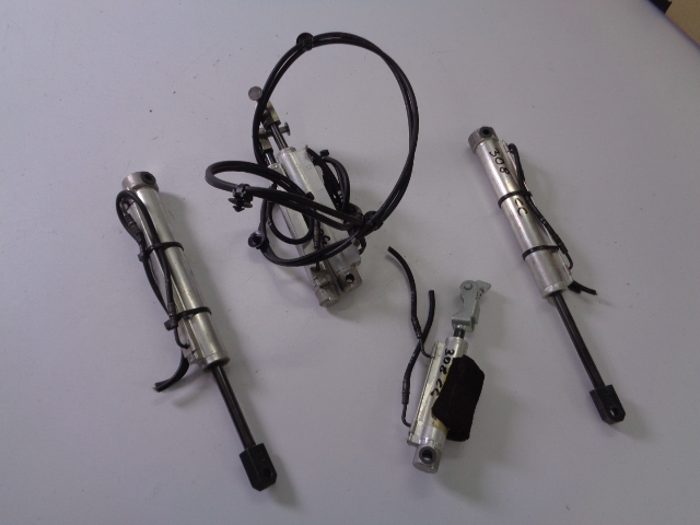 фото №1, Амортизаторы крыша peugeot 308 cc