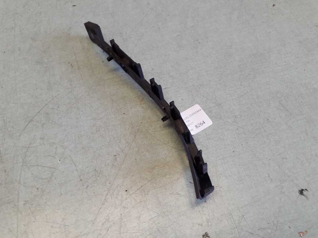 фото №1, Mercedes w176 w246 lift напрямна бампера правий лівий задня