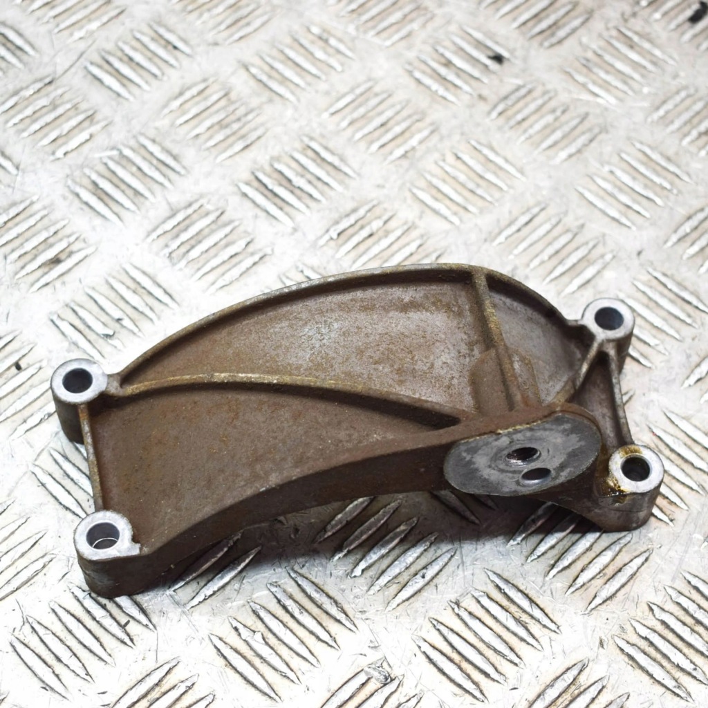 Купити Porsche cayenne 92a 2016 кронштейн генератора