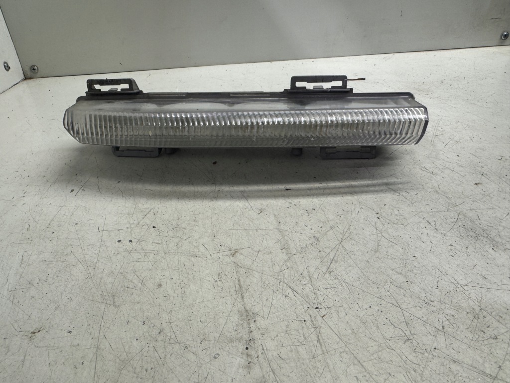 Купить Mercedes w204 противотуманная фара led левый a2049068900