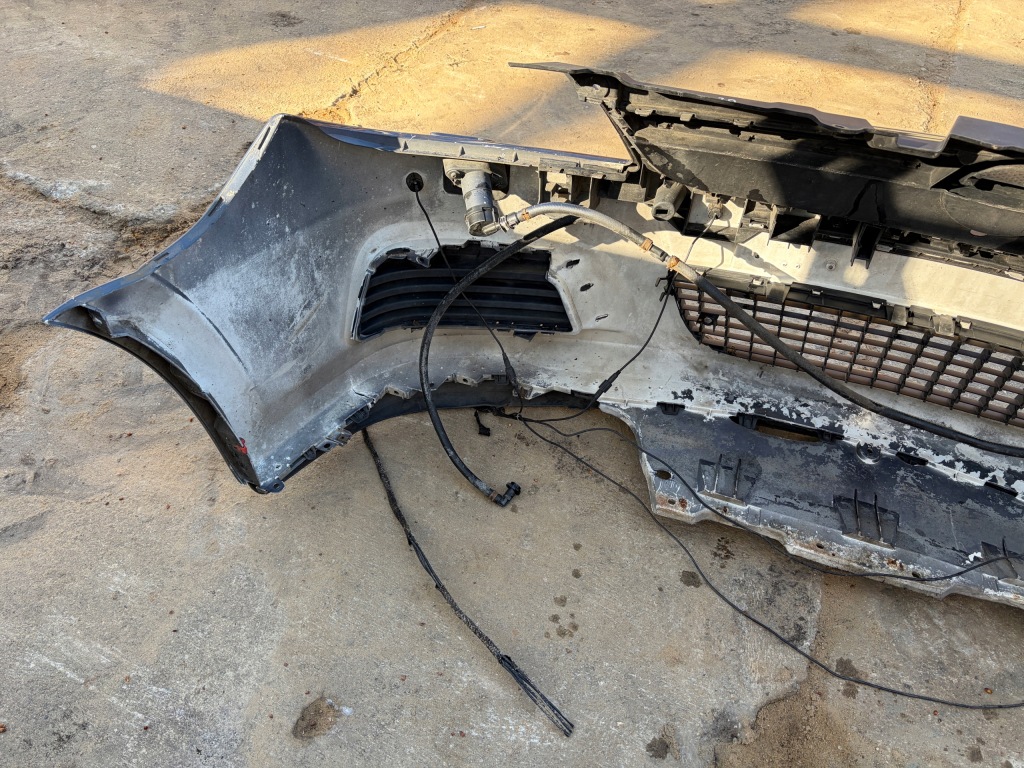 Opel vectra c fl рестайлінг  бампер перед передній лак- z168 омивачі pdc Зі Шроту