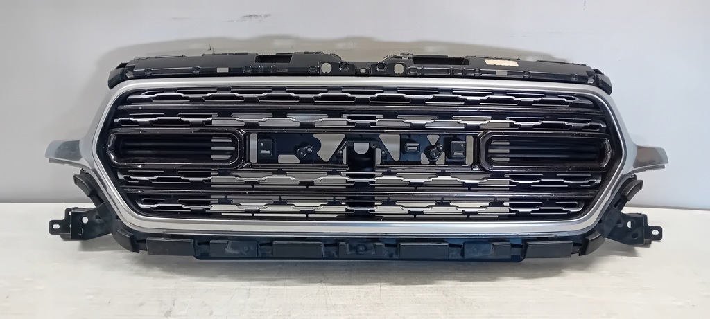 фото №1, Dodge ram 1500 5 v limited решётка радиатора решётка радиатора перед оригинал 19-25r