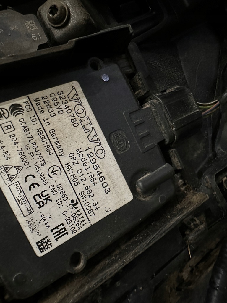 фото №13, Volvo v60 ii lift 22-25 бампер задний kompletny 4 x pdc радары blis