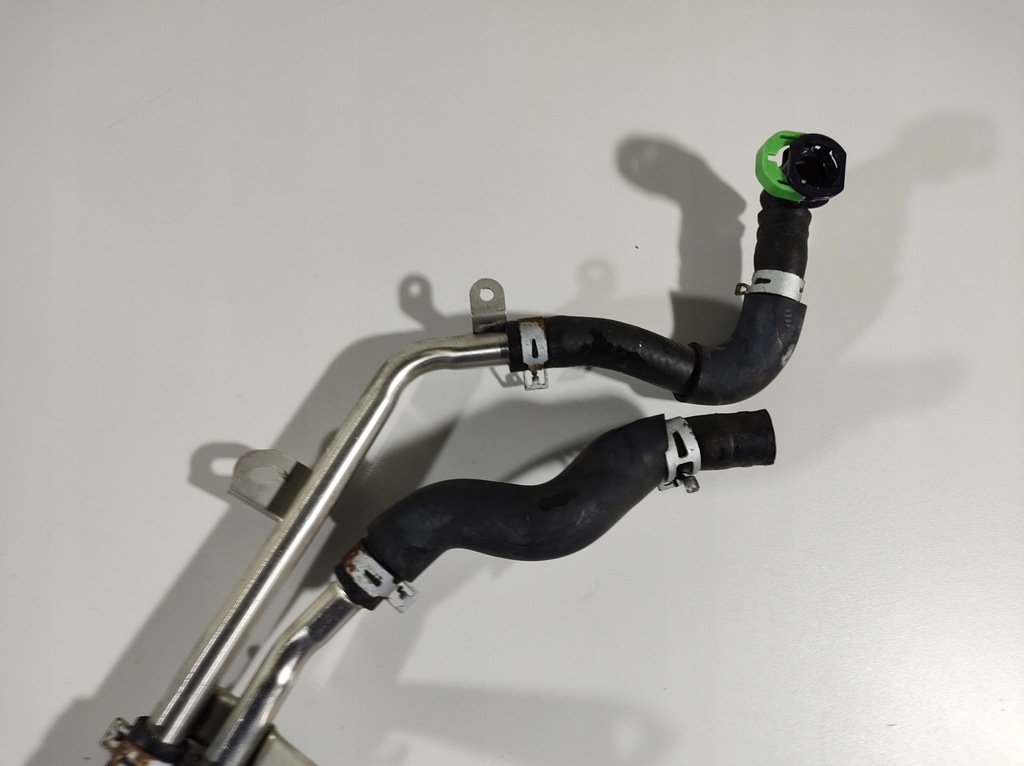 фото №10, Lexus is300h 13r wąż шланг wody