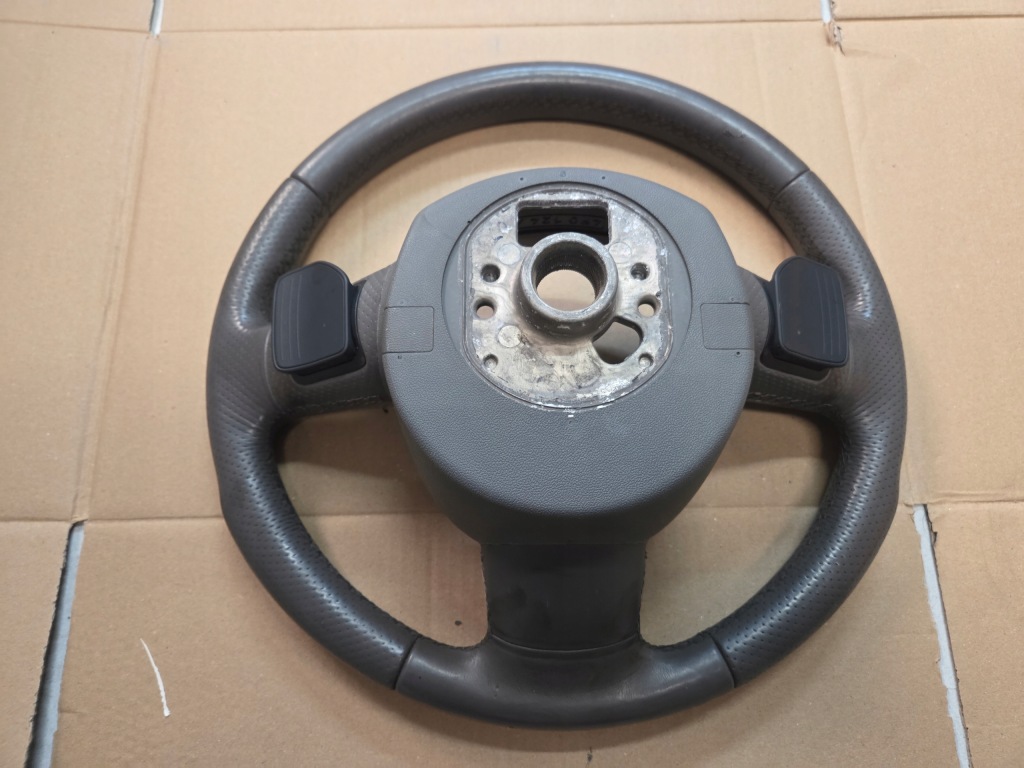 Кермо  audi пелюстки перемикання a6 c6 шкіра сіра 4f0419091j в Україні