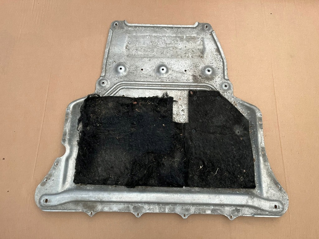 Купить Audi a3 8v кабриолет  накладка подвеска двигателя 5q7825235c