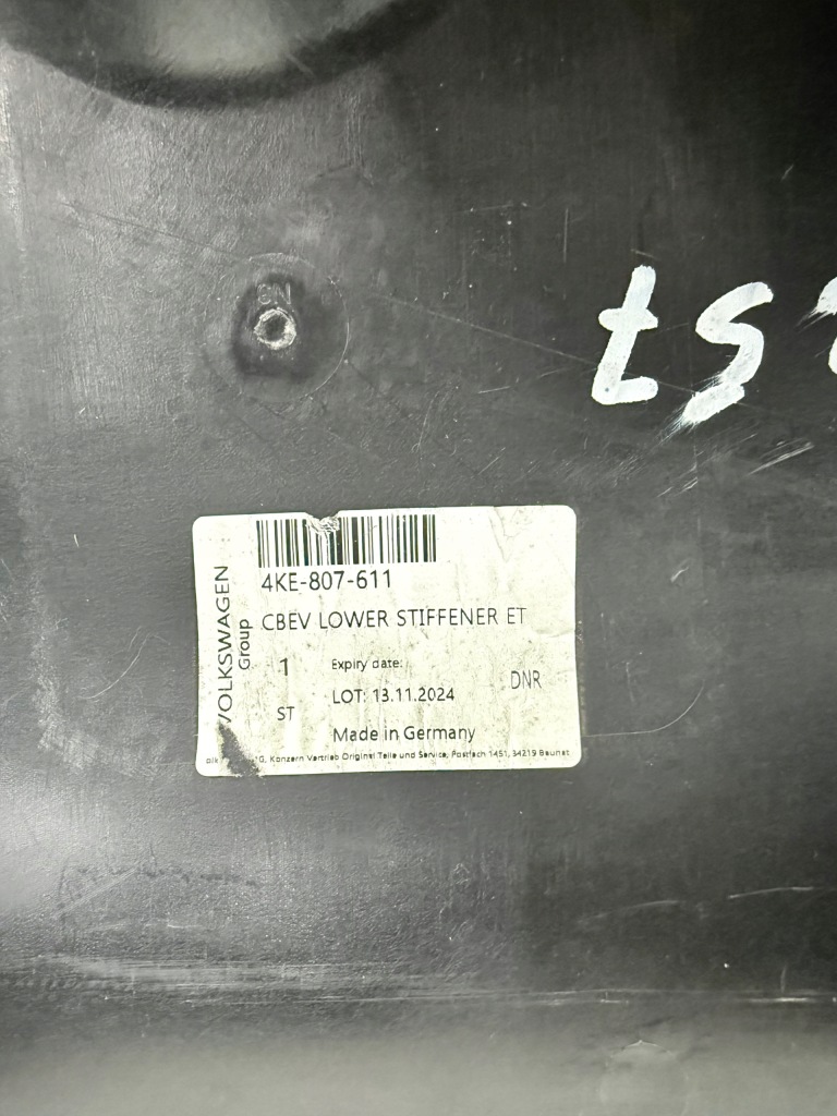 Audi e-tron 4ke плита захист бампера перед передня 4ke807611 Ціна