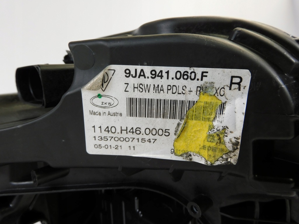 фото №13, Porsche taycan 9ja лампа правая matrix niebieska 9ja941060f