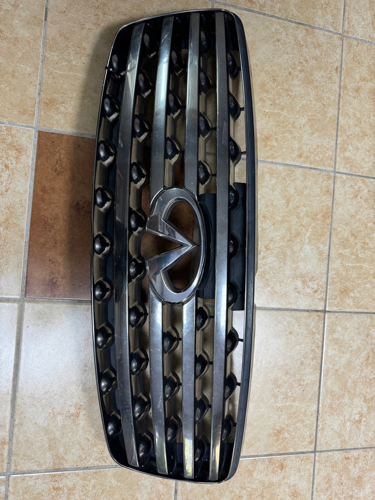 фото №1, Infiniti fx35 fx45 2005 решётка радиатора решётка радиатора оригинал