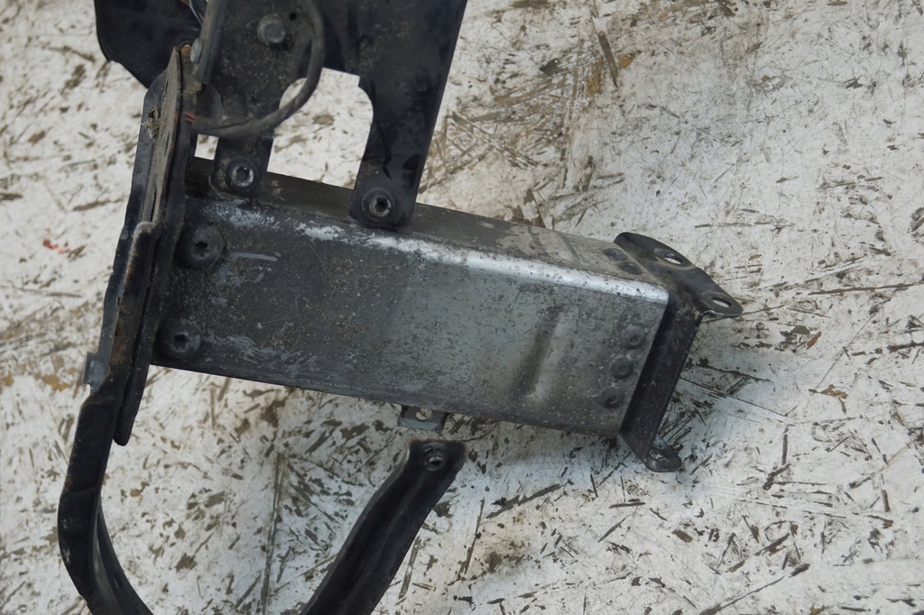 фото №9, Зона деформації панель фари лівий перед mercedes w211