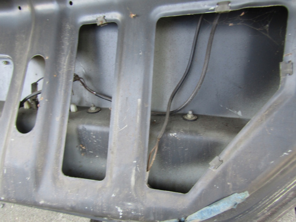 7 mercedes w124 85-93 седан крышка багажника задняя багажника цвет 651 молдинг крышки Киев