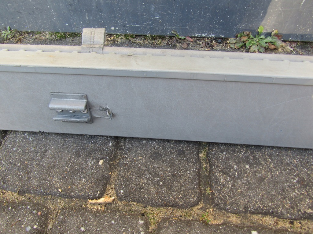 8 mercedes w124 универсал шторка багажника серая с Разборки