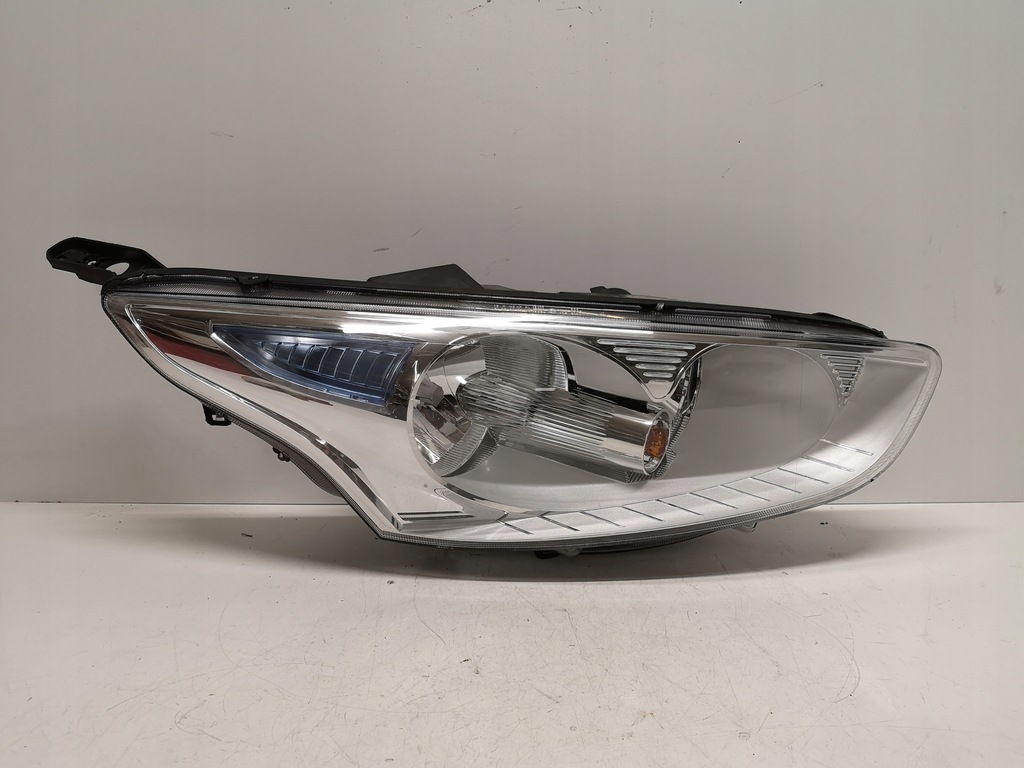 фото №12, Ford b-max 12-17 лампа права звичайна av11-13w029-ae