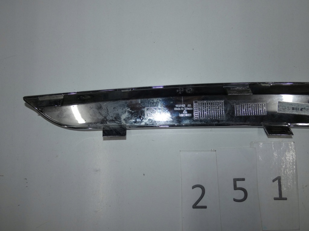 Хром, молдинг бампера передний chrysler 300c левый 251. Цена