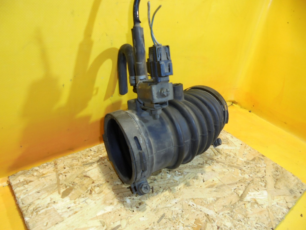 фото №1, Труба воздухозаборник воздуха mazda 6 gg 1.8 l813132211