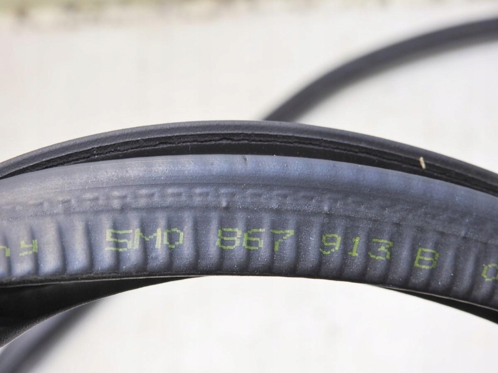 фото №6, Прокладка дверь правый задняя vw golf v plus 5m0867913b