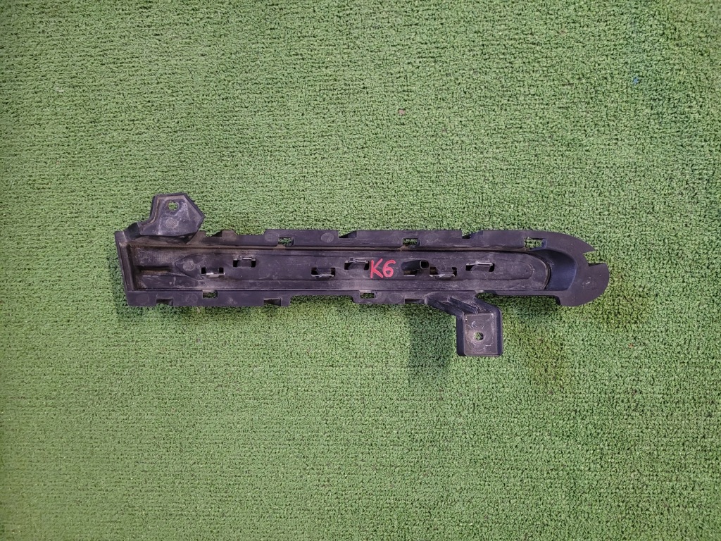 Volvo v40 lift решётка с хром заглушка бампера правая хром 31347043 oem Оригинал