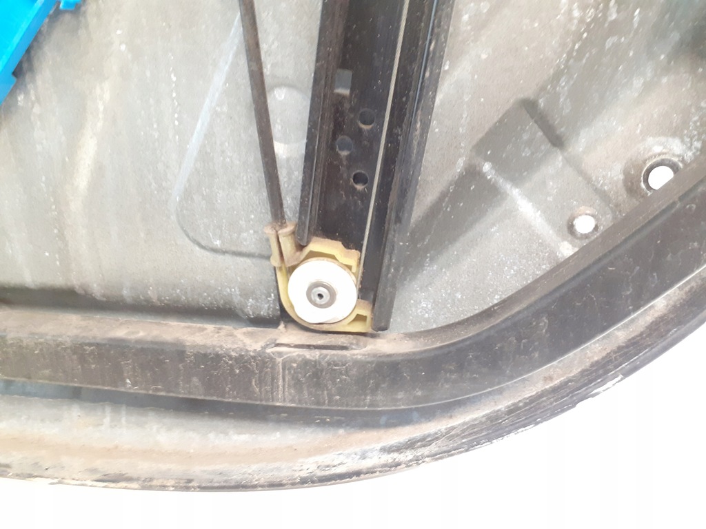 фото №4, Рамка двері підйомник лівий перед porsche cayenne