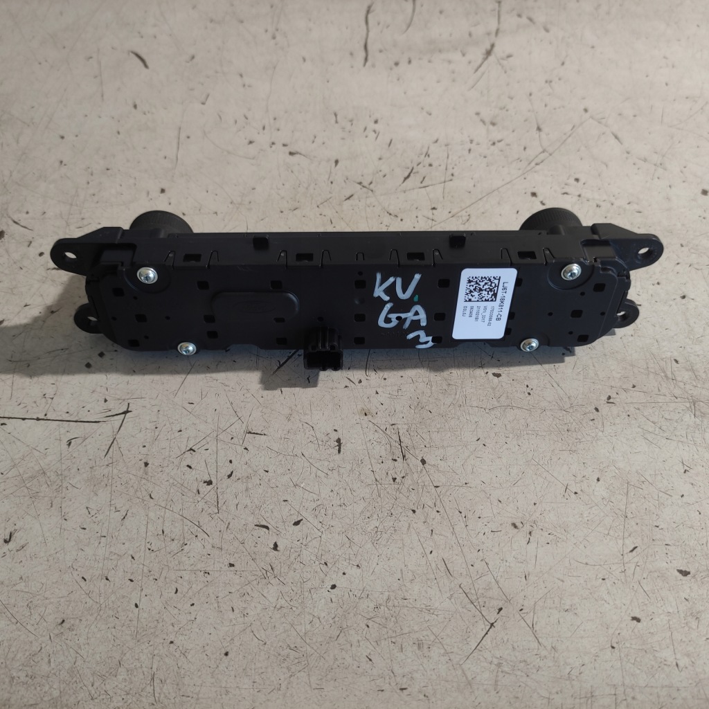 фото №2, Ford kuga mk3 панель радио lj6t-18k811-cb