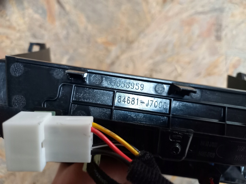 фото №4, Kia ceed iii полка разъём usb 84681-j7000