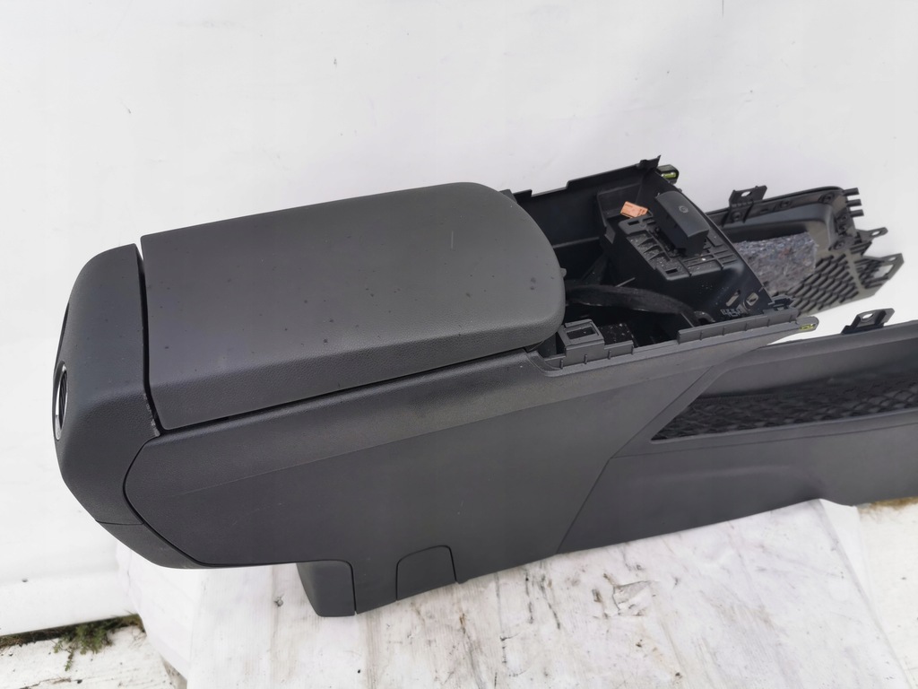 фото №4, Туннель средний подлокотник peugeot 3008